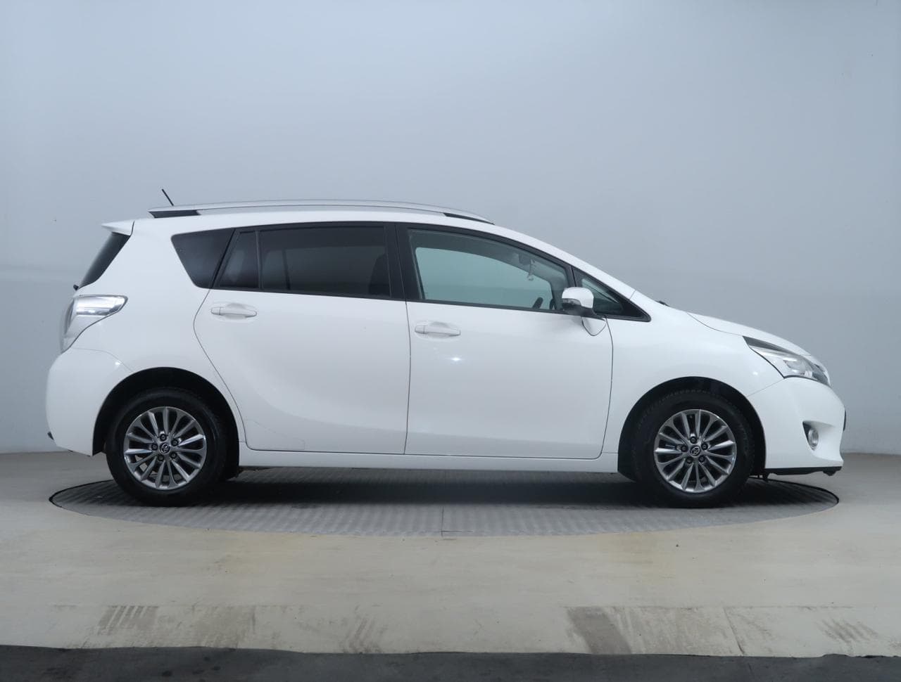 2016 Toyota Verso - 8