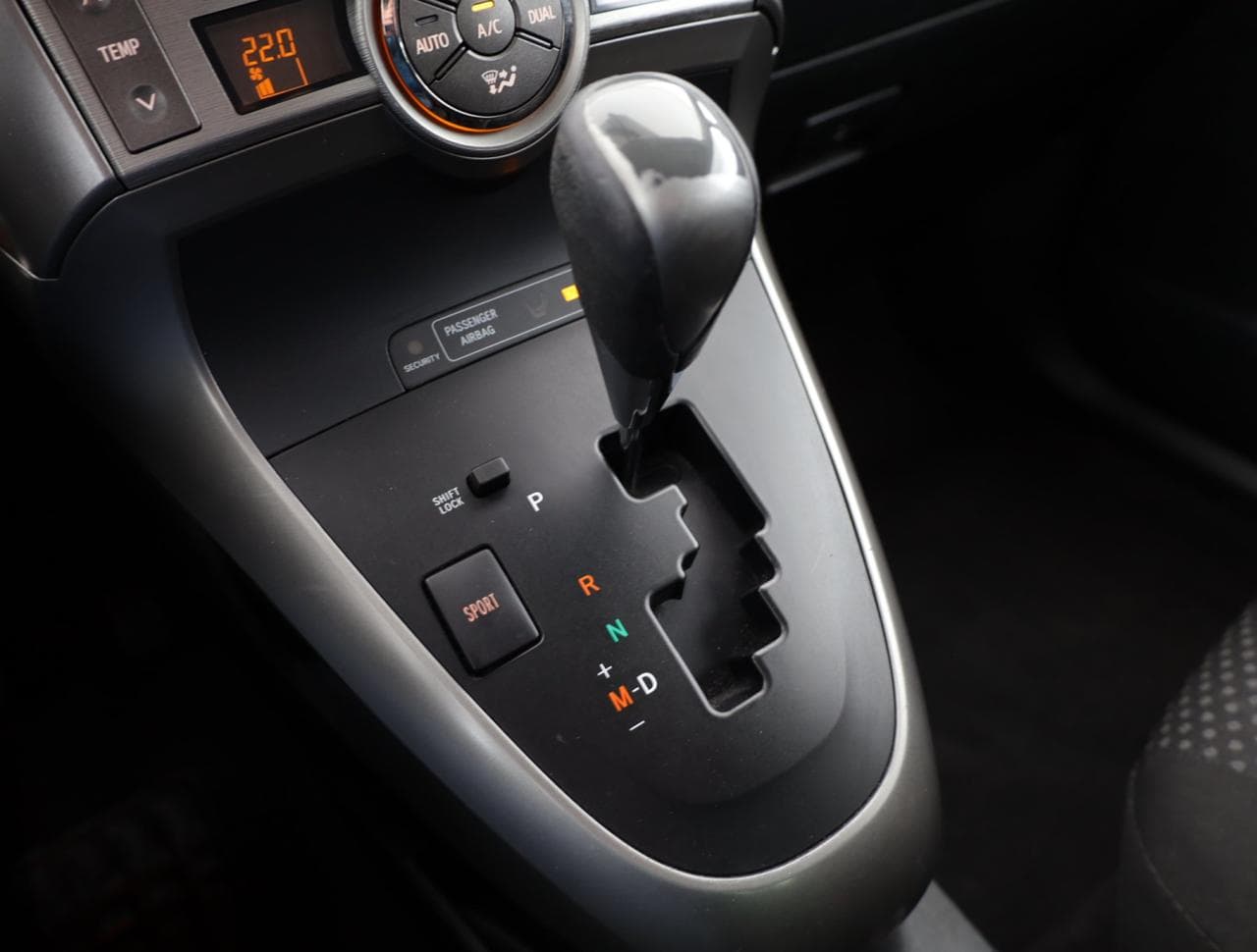 2010 Toyota Verso - 31