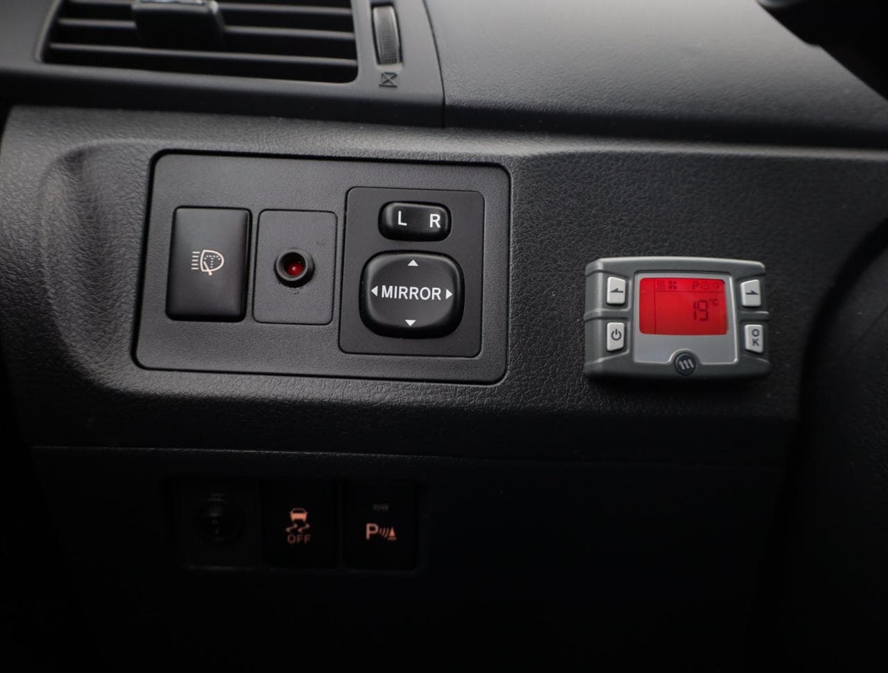 2010 Toyota Verso - 35