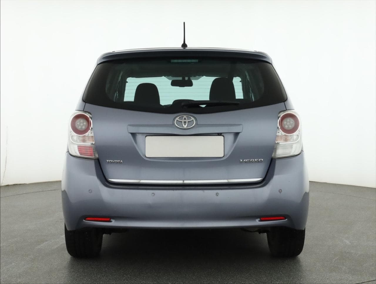 2010 Toyota Verso - 11