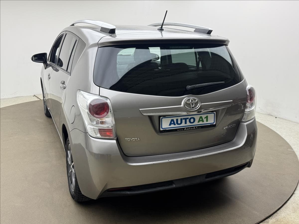 2014 Toyota Verso - 11