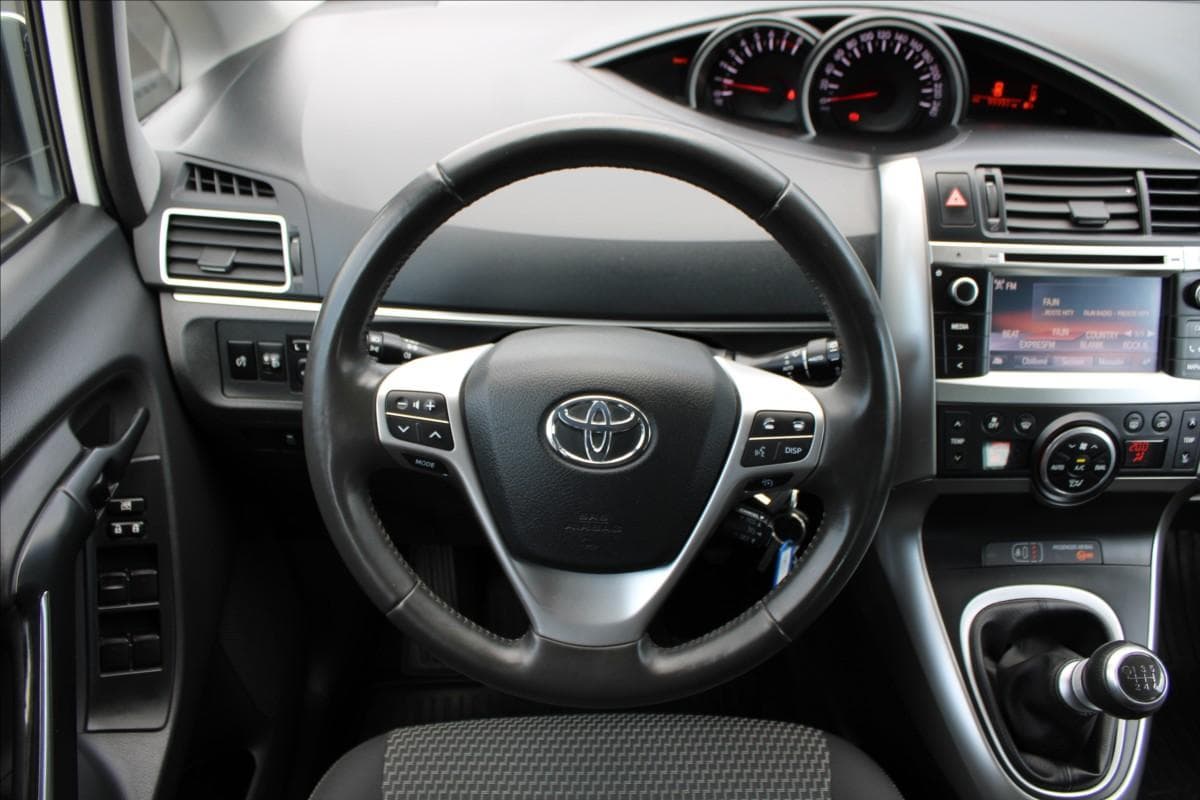 2015 Toyota VERSO - 10