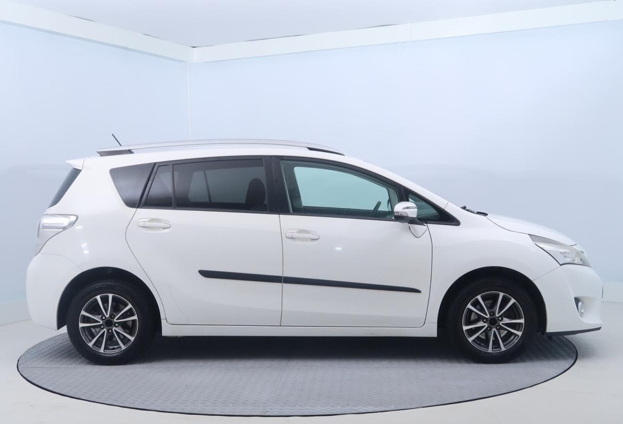 2013 Toyota VERSO - 14