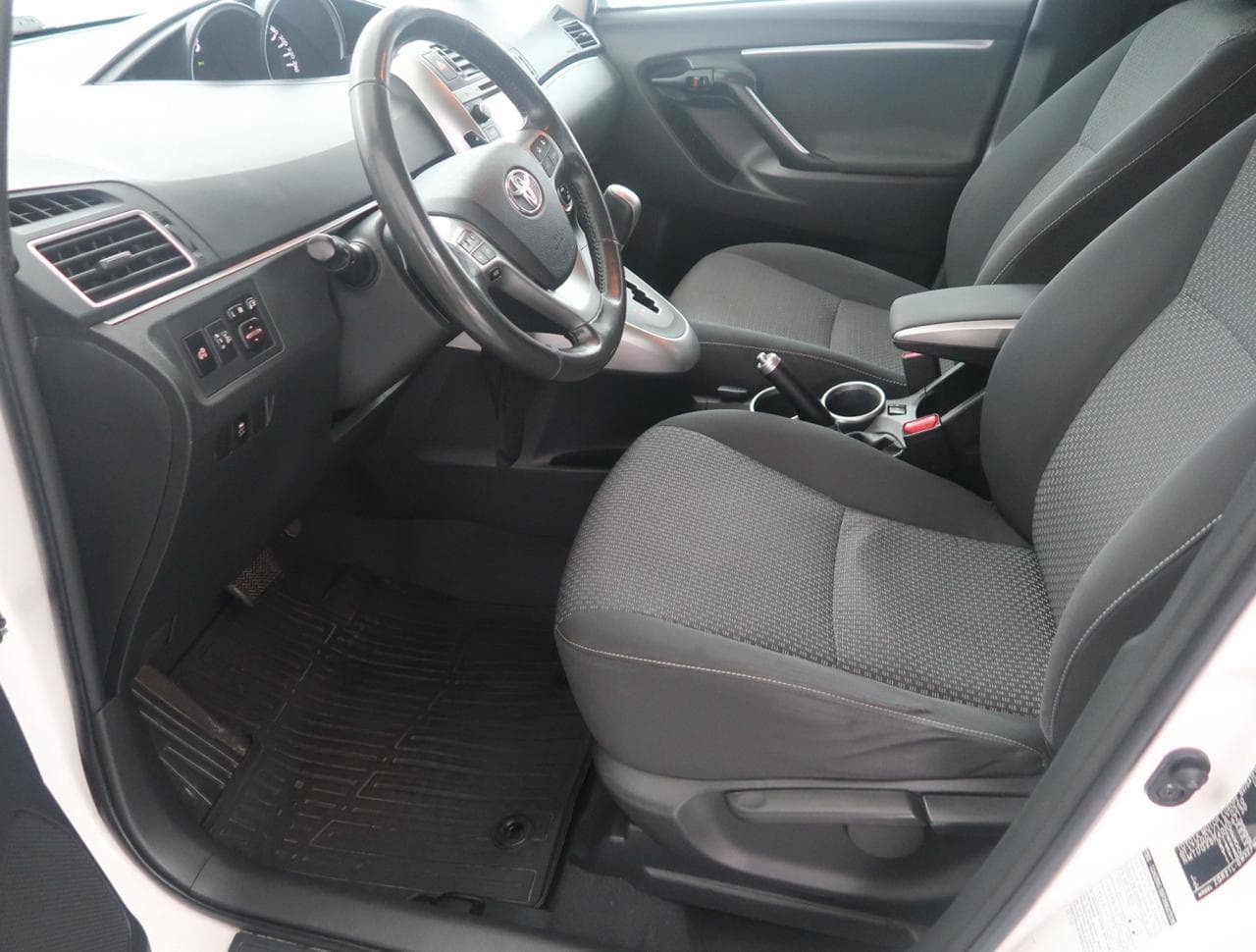 2013 Toyota VERSO - 29