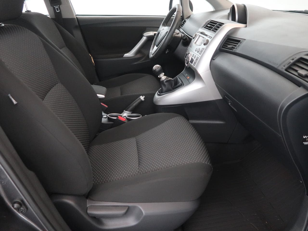 2011 Toyota VERSO - 12