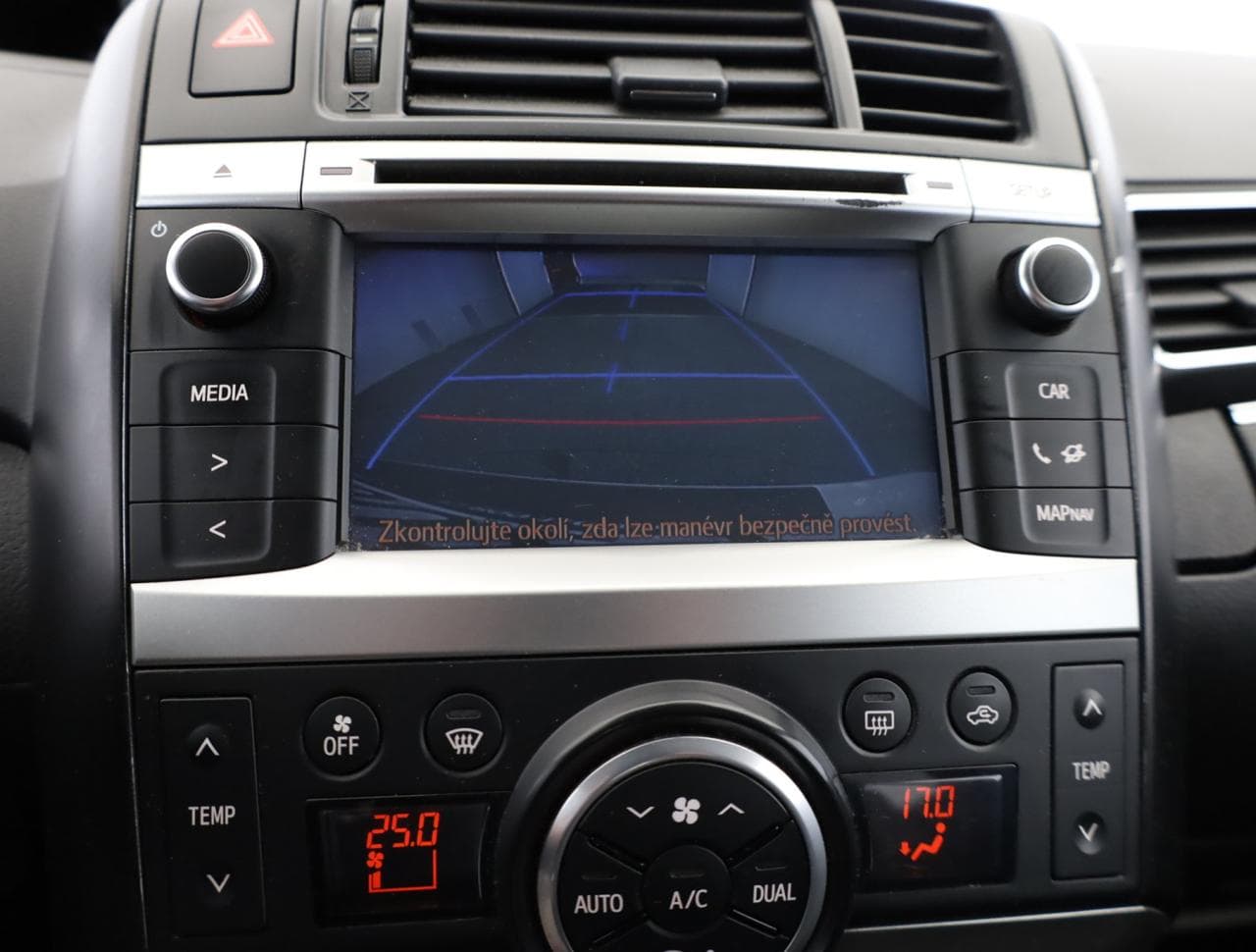 2015 Toyota VERSO - 19