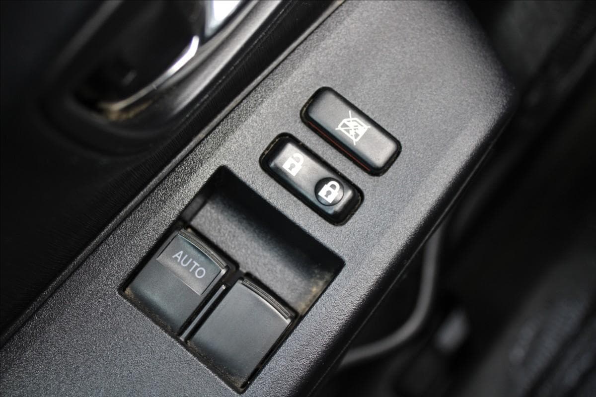 2012 Toyota YARIS - 18