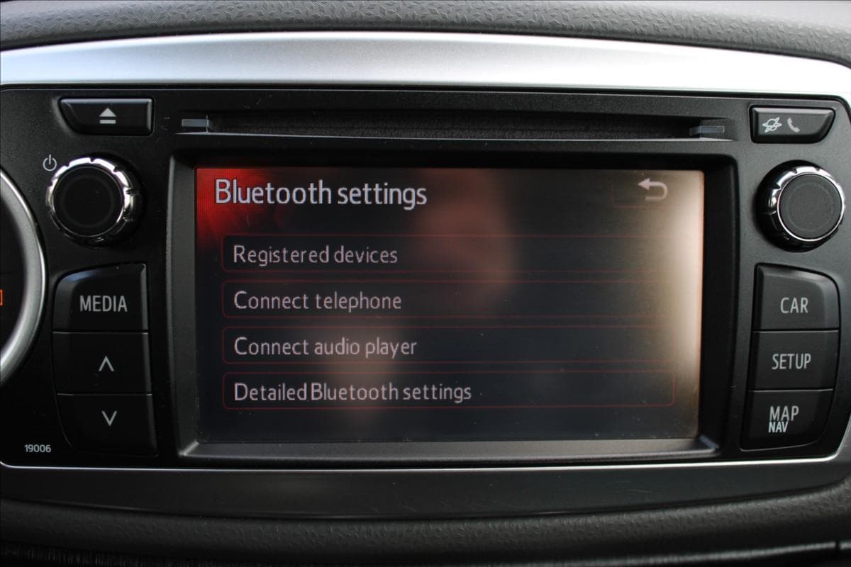 2012 Toyota YARIS - 12