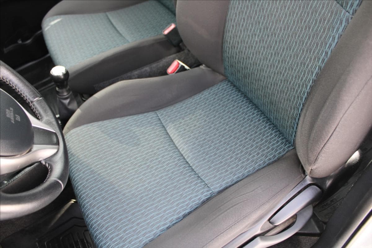 2012 Toyota YARIS - 19