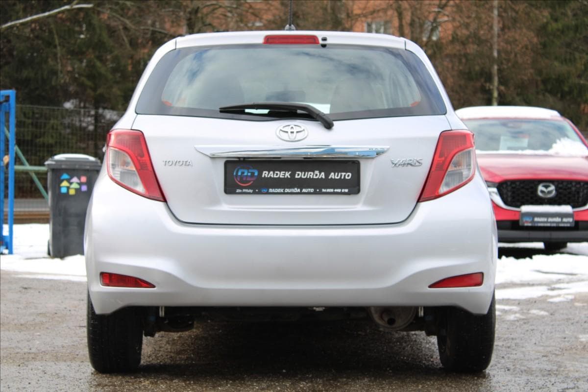 2012 Toyota YARIS - 6
