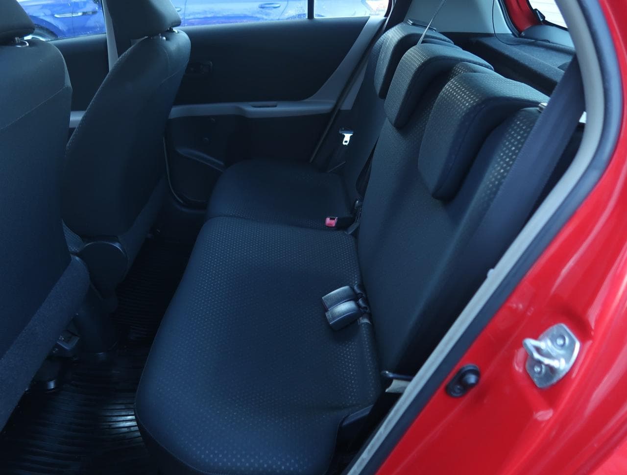 2010 Toyota YARIS - 15