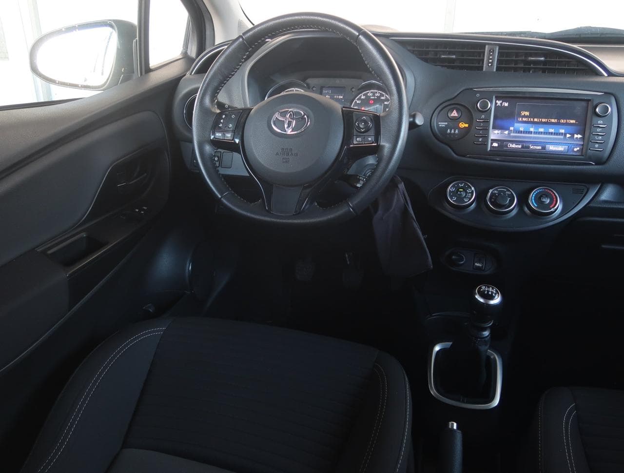 2017 Toyota YARIS - 9