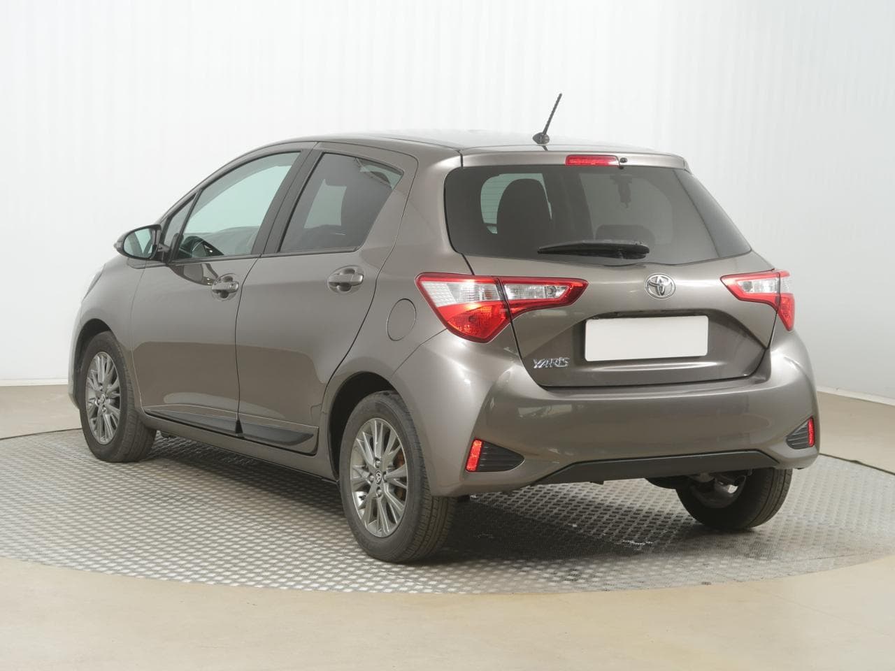 2017 Toyota YARIS - 5