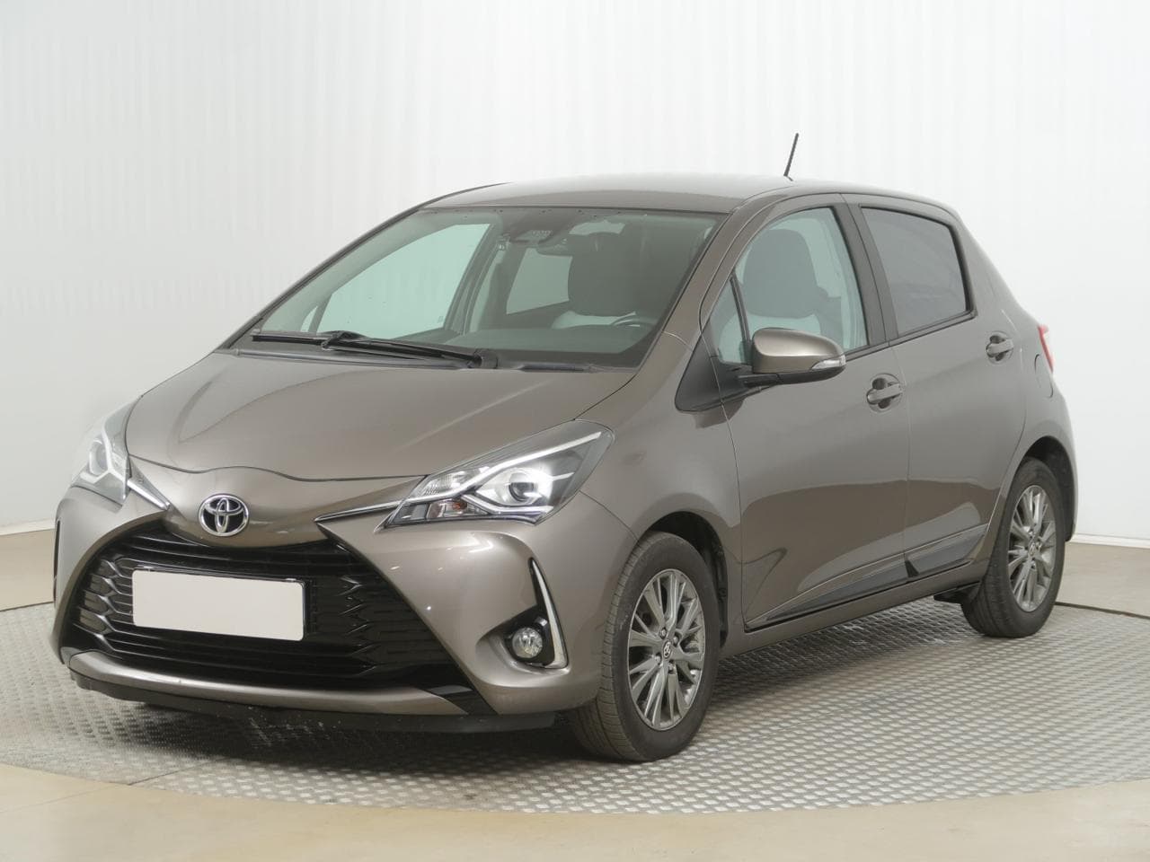2017 Toyota YARIS - 3