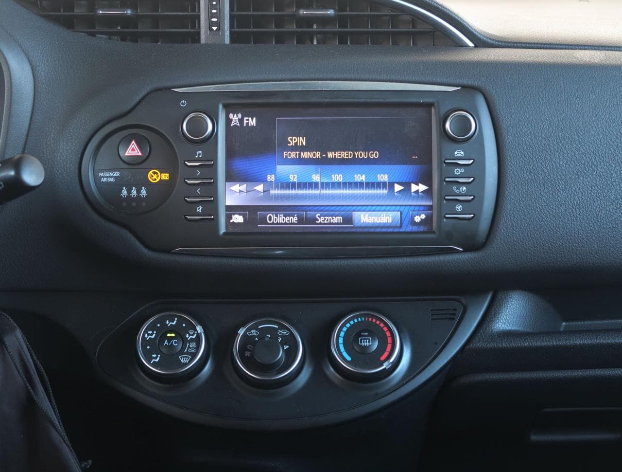 2017 Toyota YARIS - 18