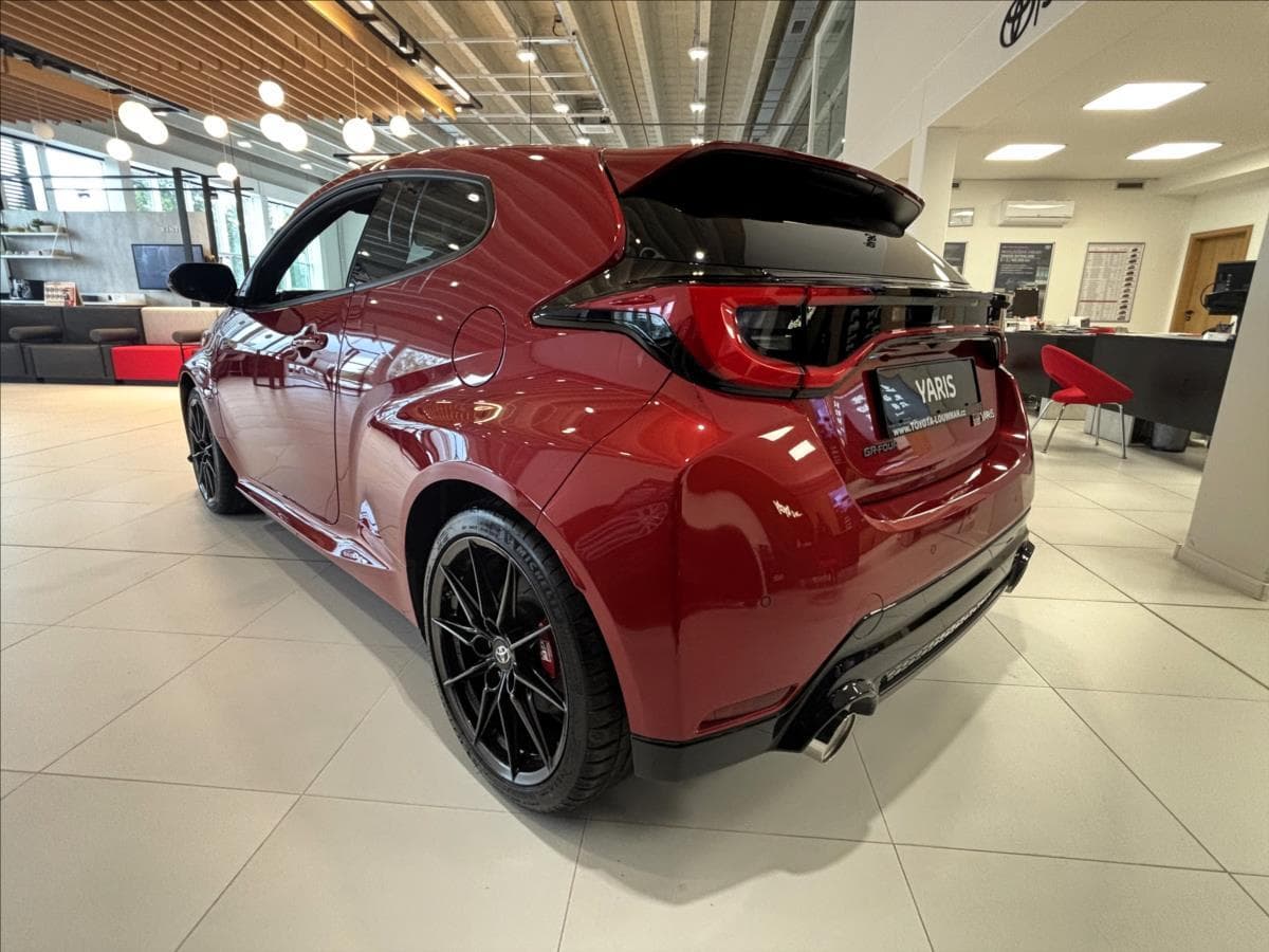 2025 Toyota YARIS - 5