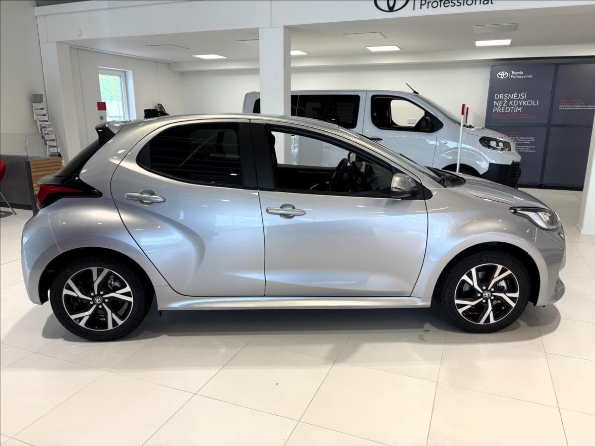 2026 Toyota YARIS - 8