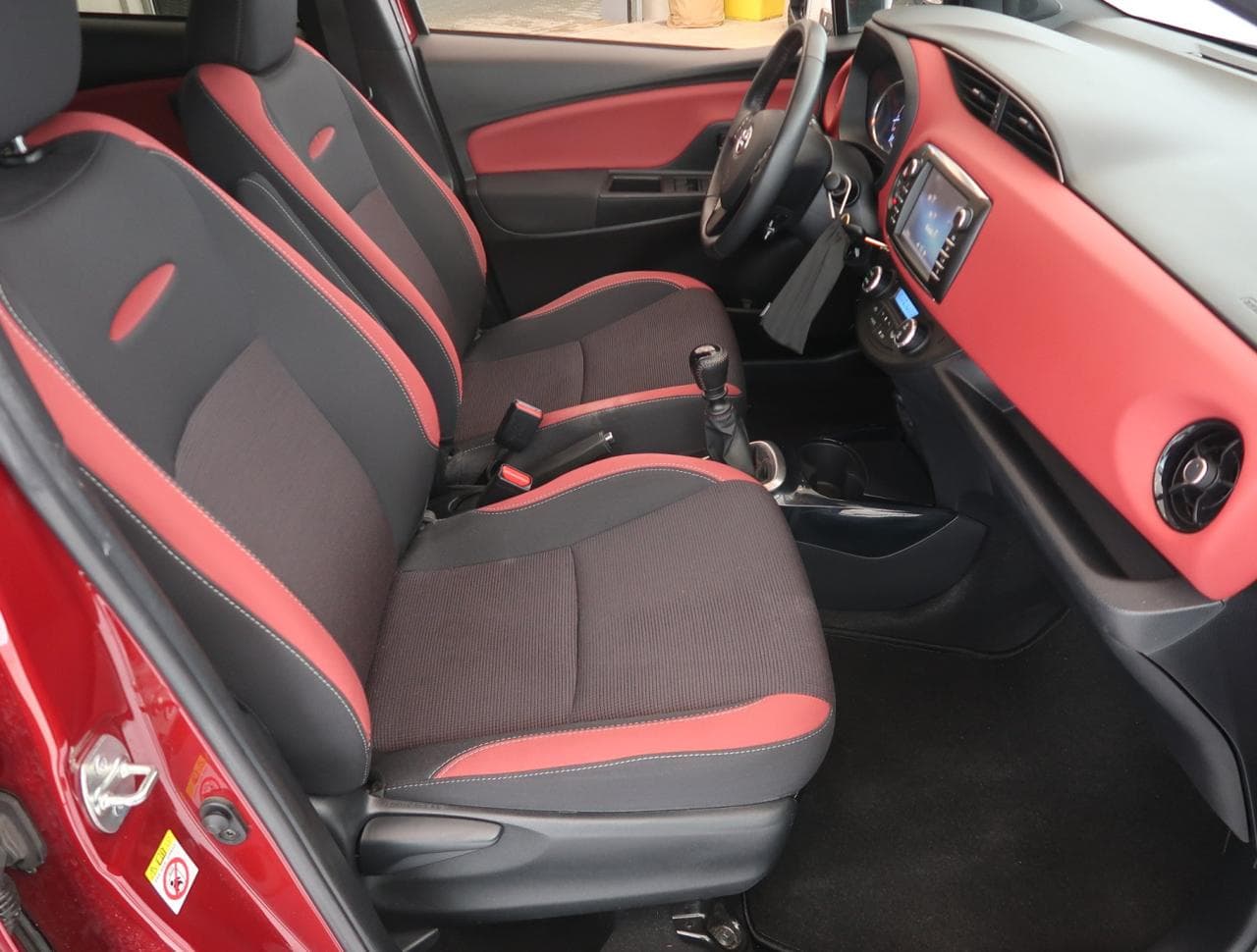 2018 Toyota Yaris - 12