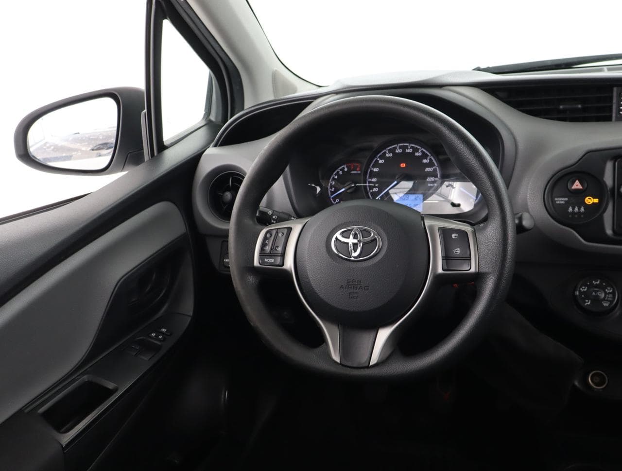 2020 Toyota Yaris - 9