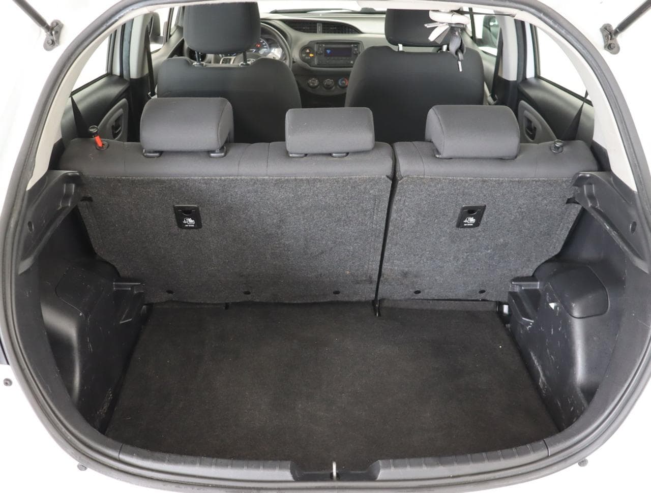 2020 Toyota Yaris - 18