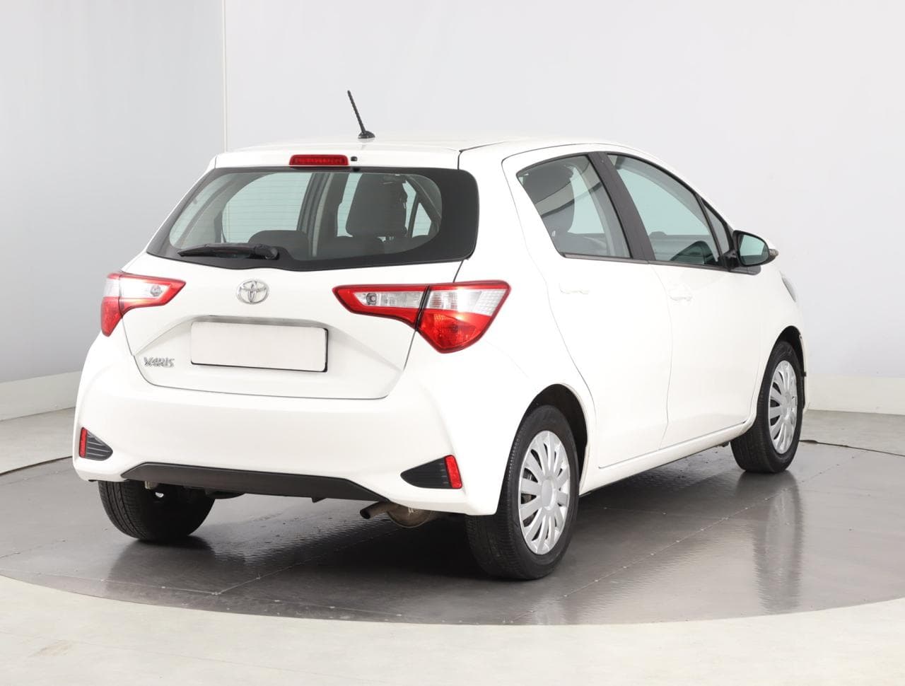 2020 Toyota Yaris - 7