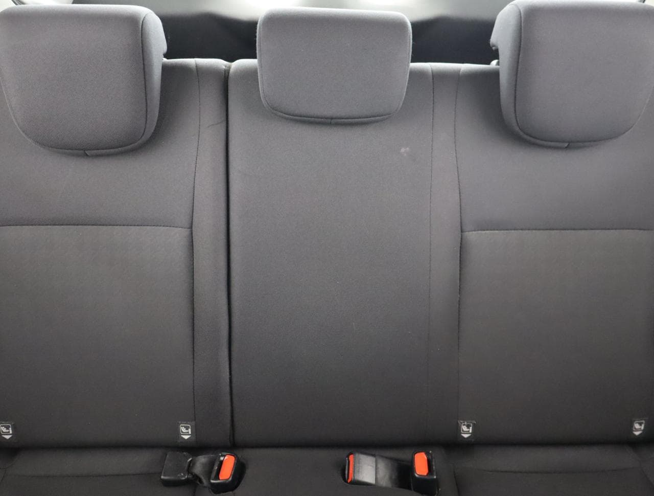 2020 Toyota Yaris - 13