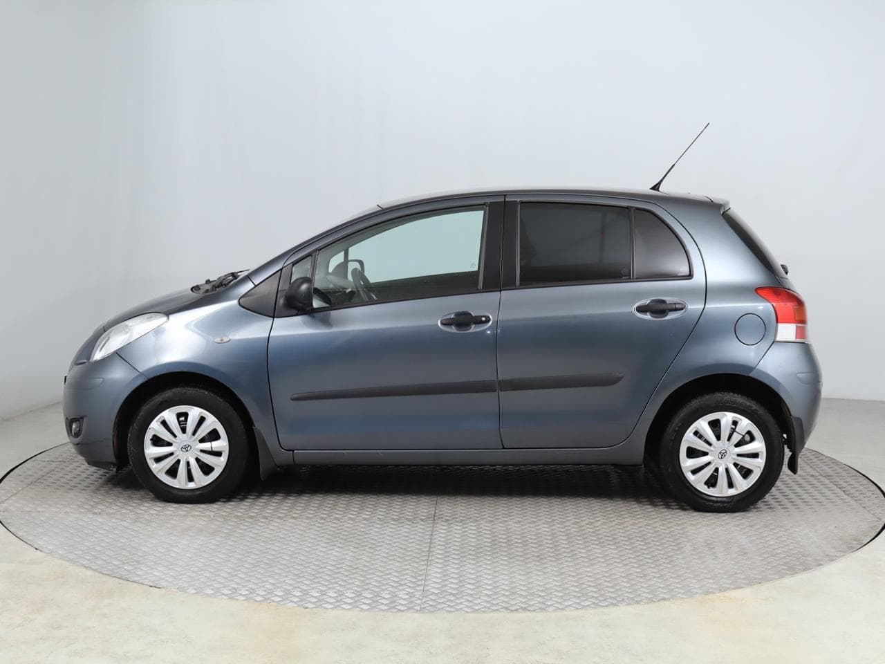 2009 Toyota Yaris - 4