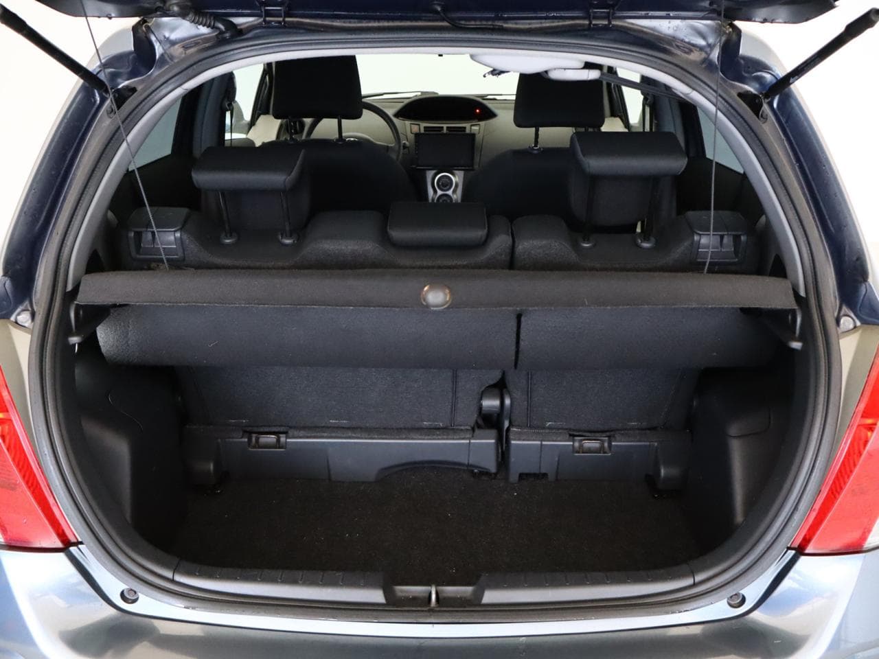 2009 Toyota Yaris - 17