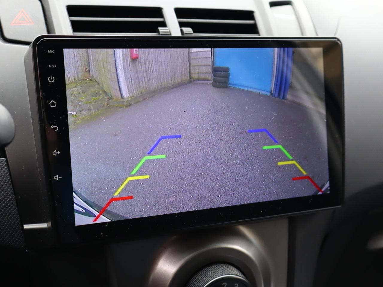 2009 Toyota Yaris - 18