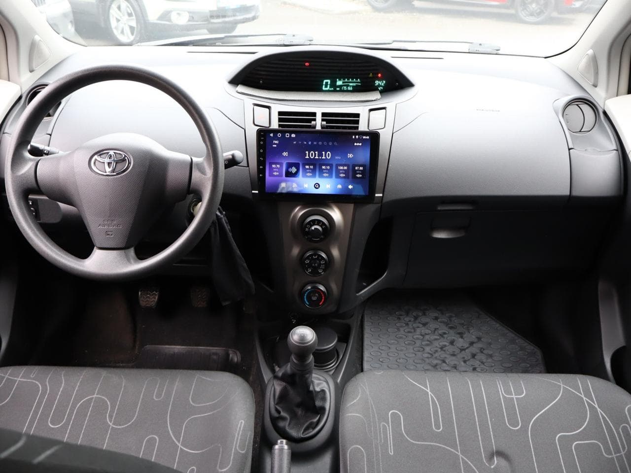 2009 Toyota Yaris - 9