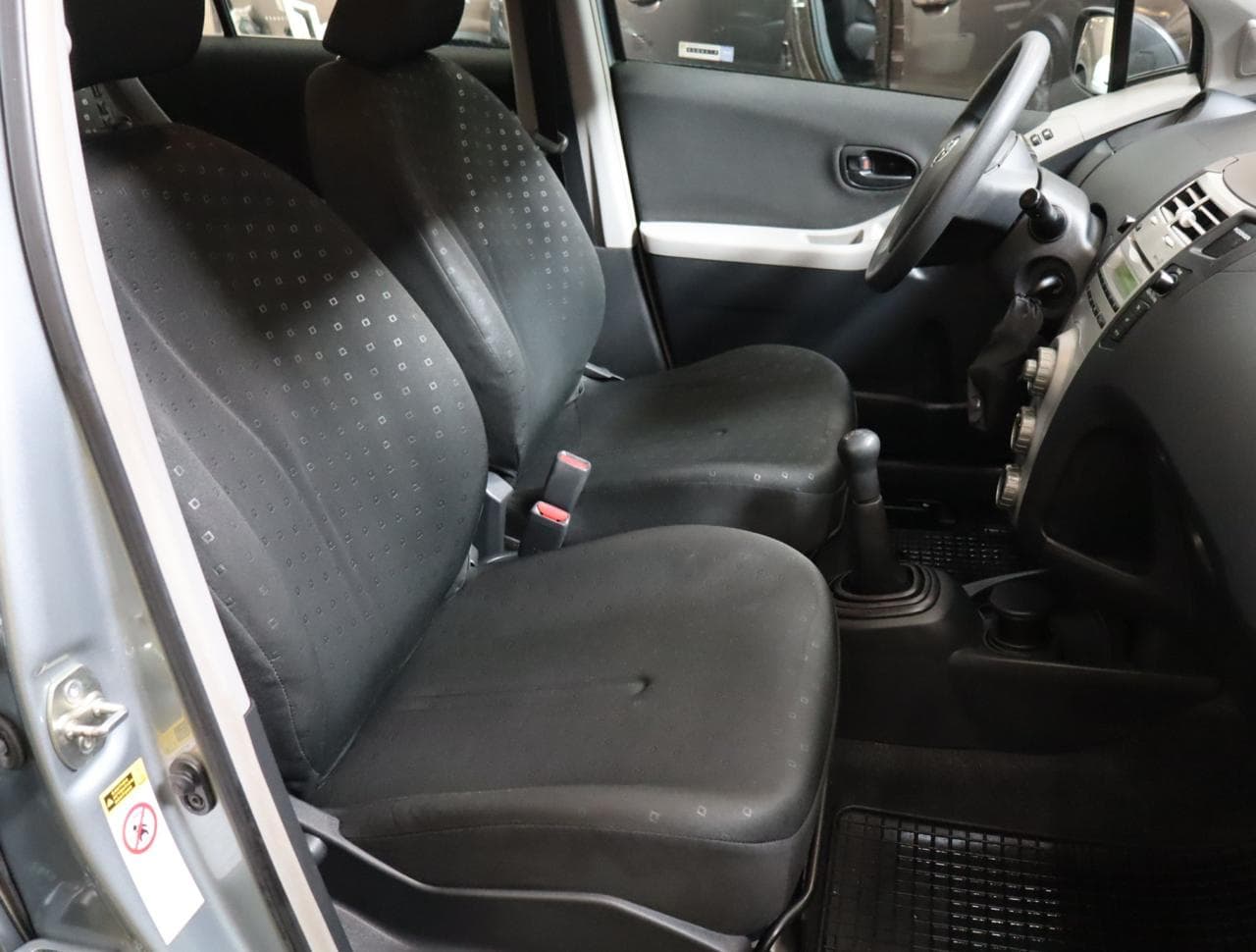 2007 Toyota Yaris - 12