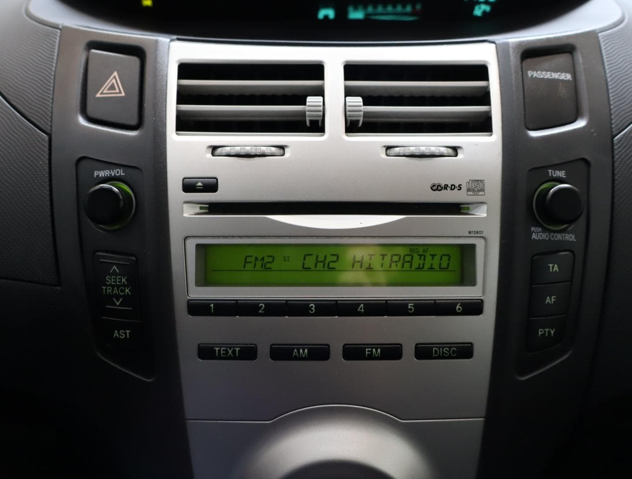 2007 Toyota Yaris - 18