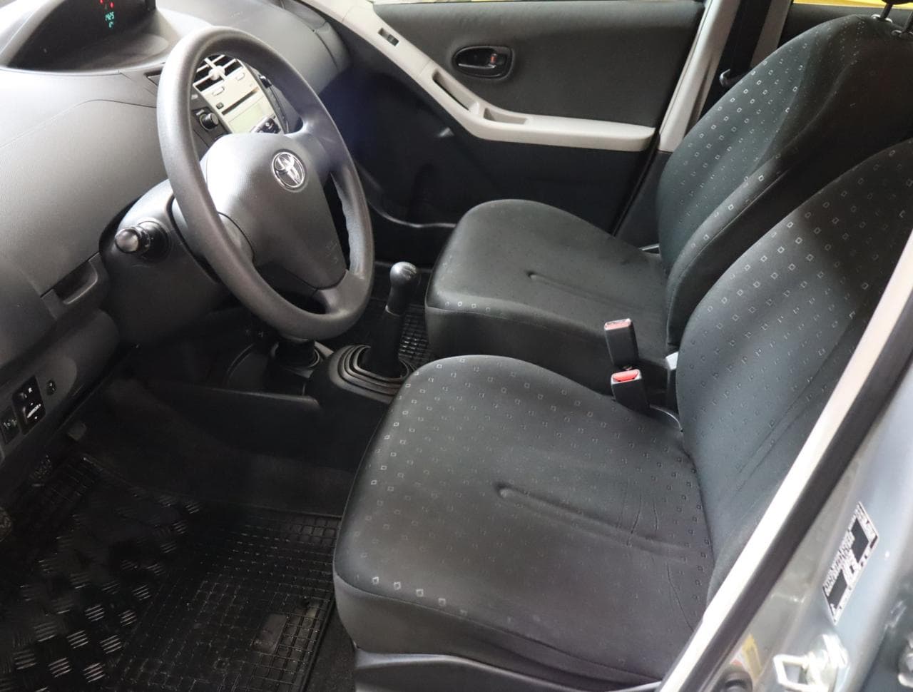 2007 Toyota Yaris - 16