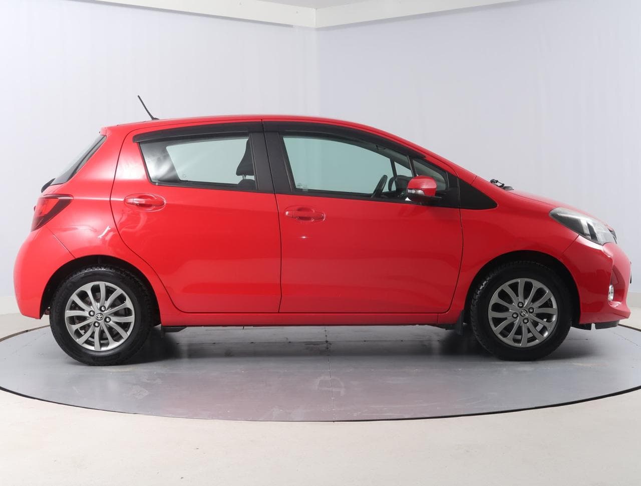 2016 Toyota Yaris - 8