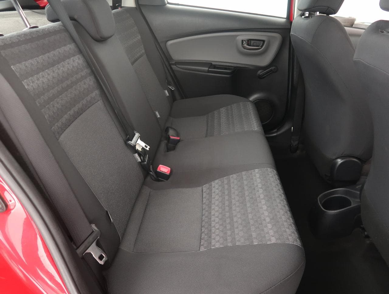 2016 Toyota Yaris - 13