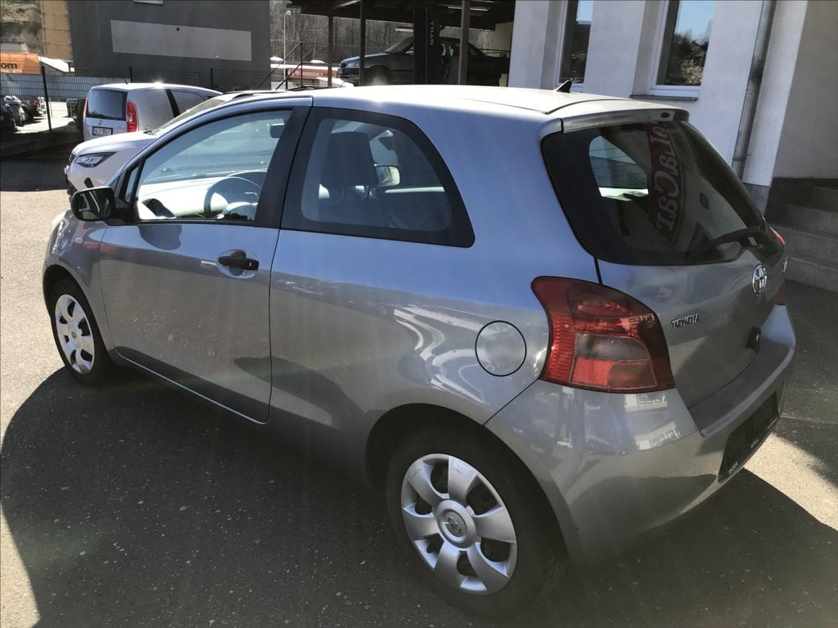 2007 Toyota Yaris - 8