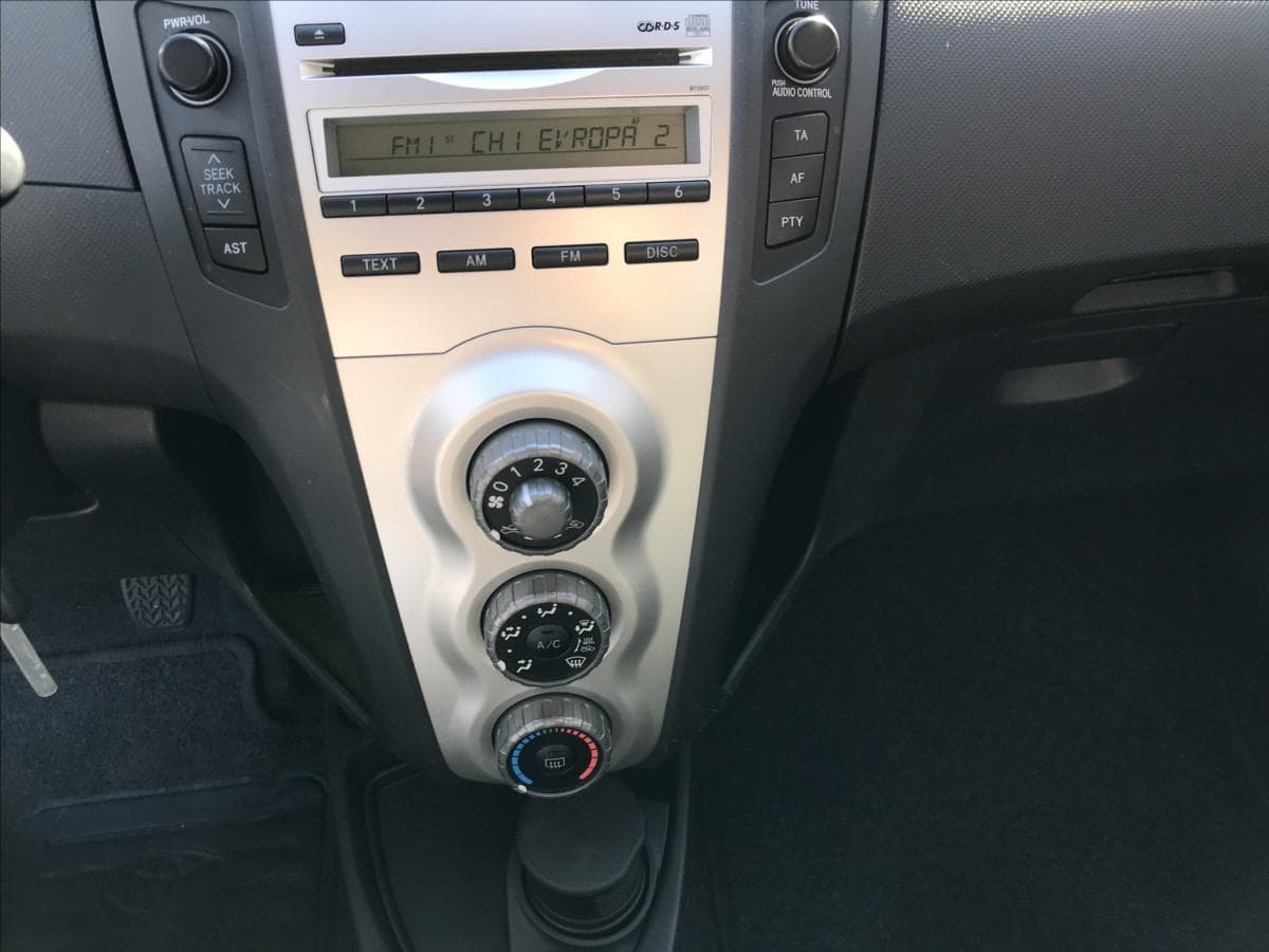 2007 Toyota Yaris - 13
