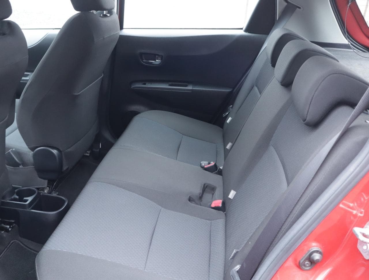 2013 Toyota Yaris - 15