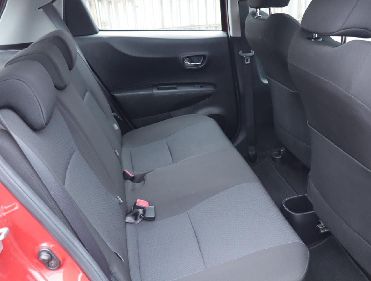 2013 Toyota Yaris - 13