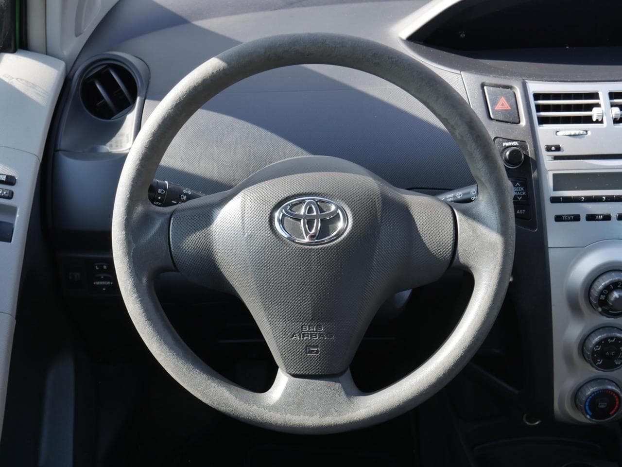 2008 Toyota Yaris - 11