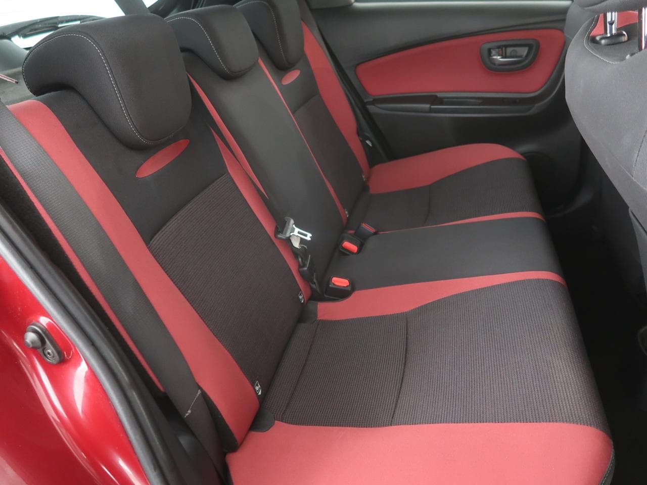 2017 Toyota Yaris - 13