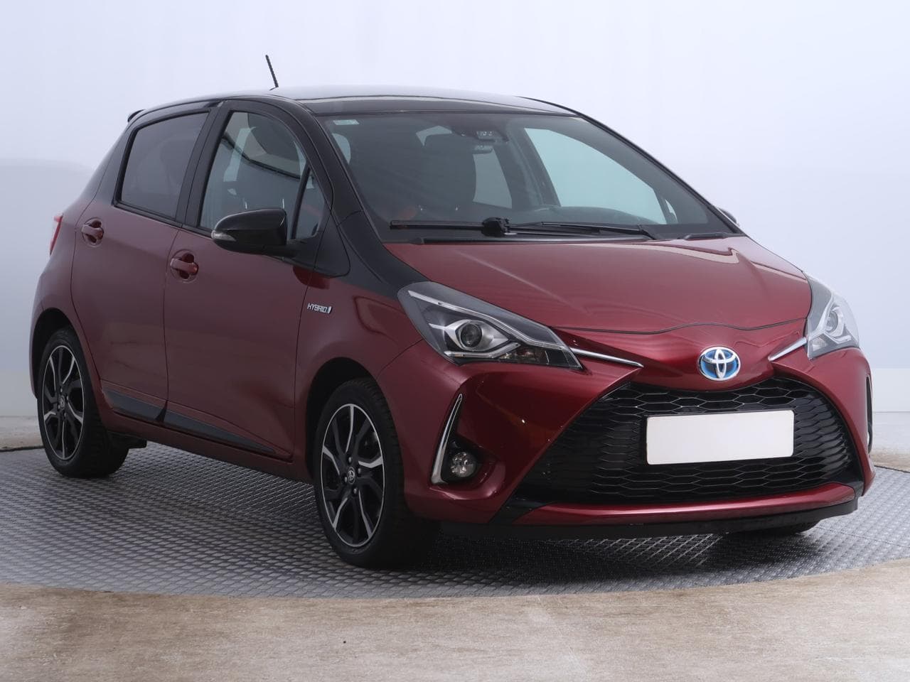 Toyota Yaris 1.5 Hybrid 74kW hatchback