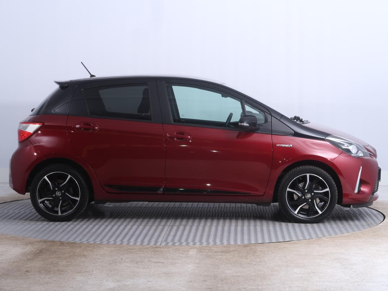 2017 Toyota Yaris - 8