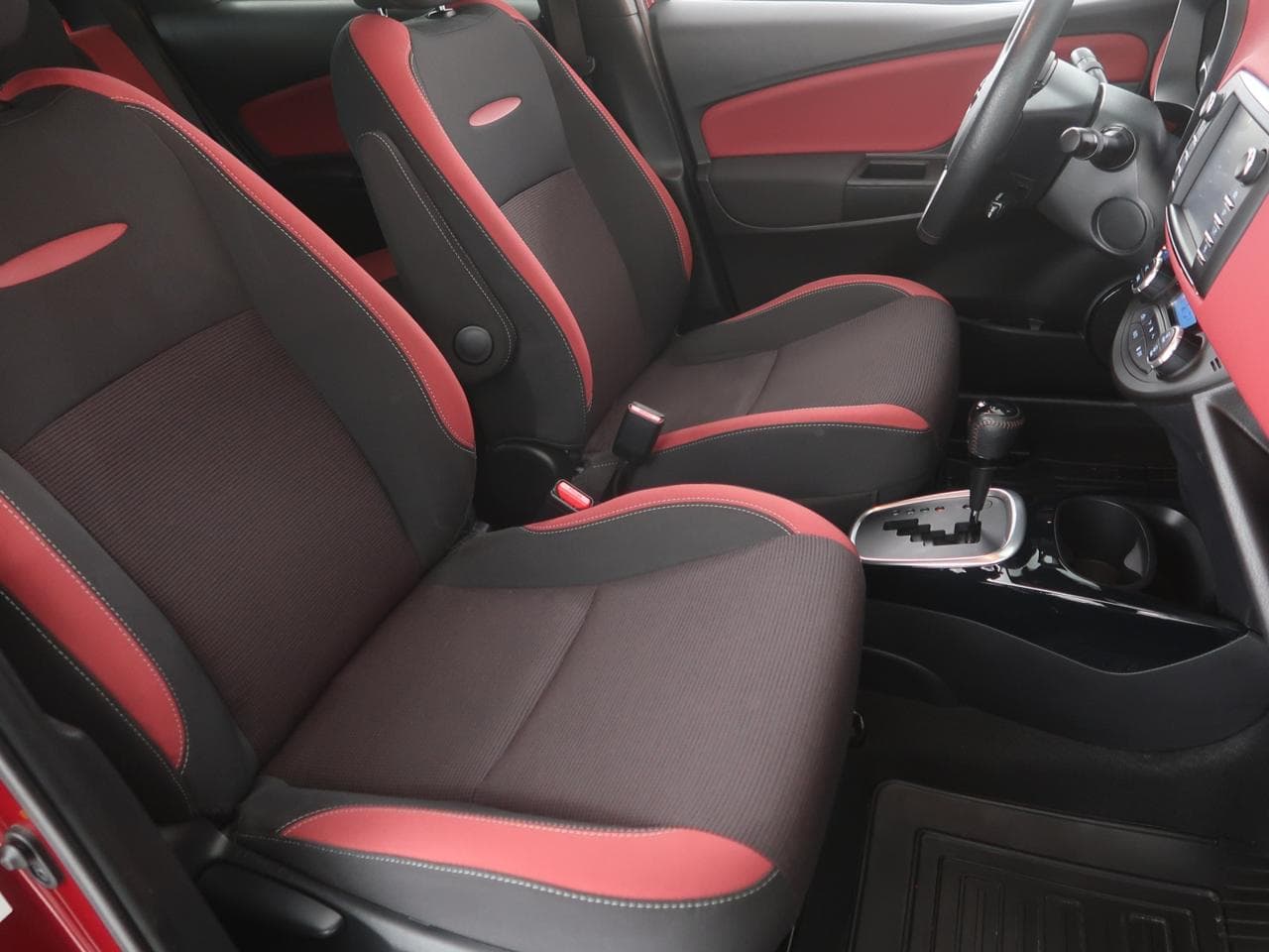 2017 Toyota Yaris - 12