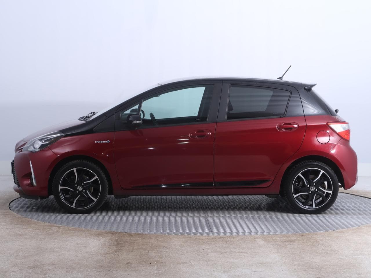 2017 Toyota Yaris - 4