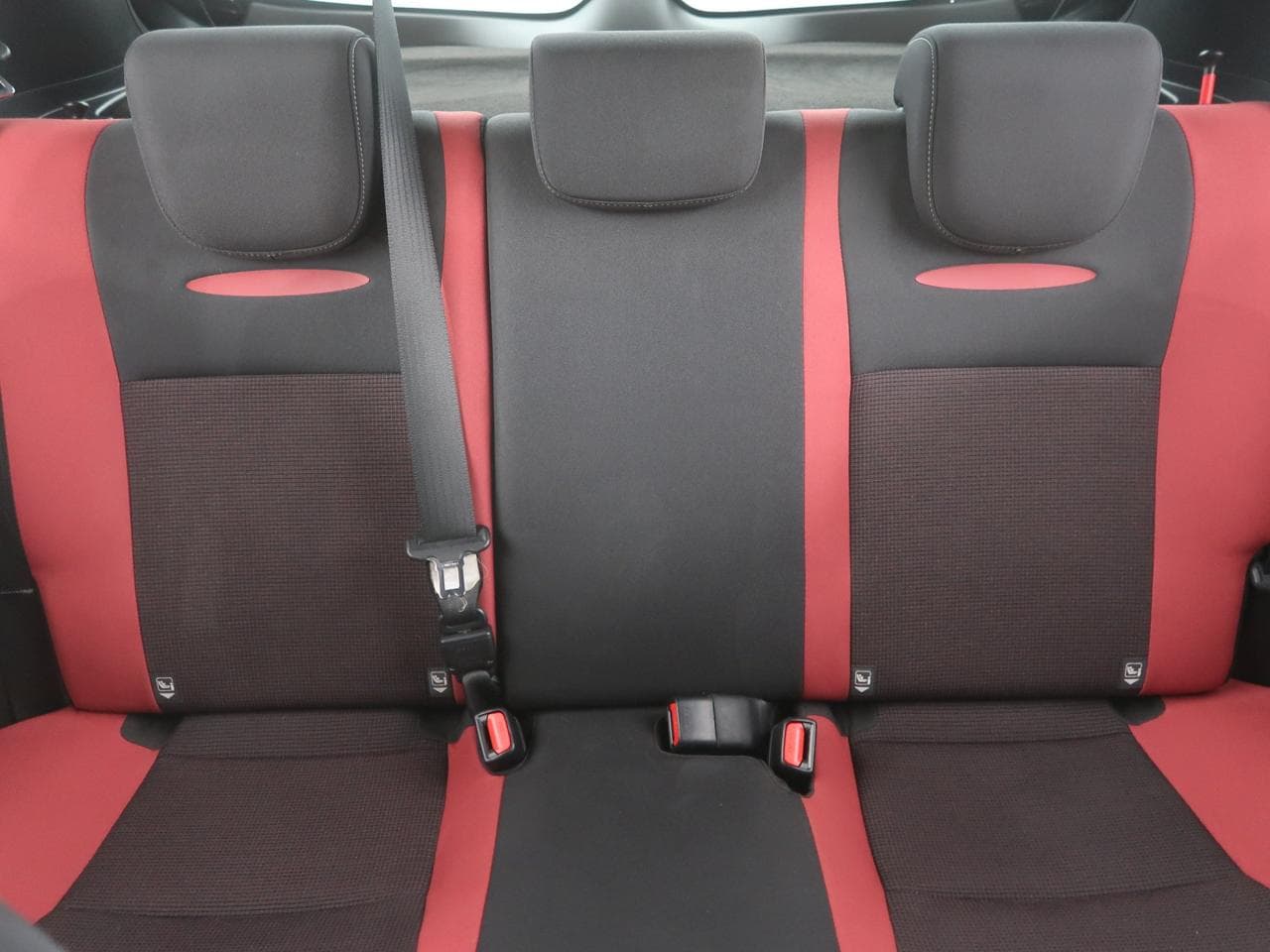 2017 Toyota Yaris - 14