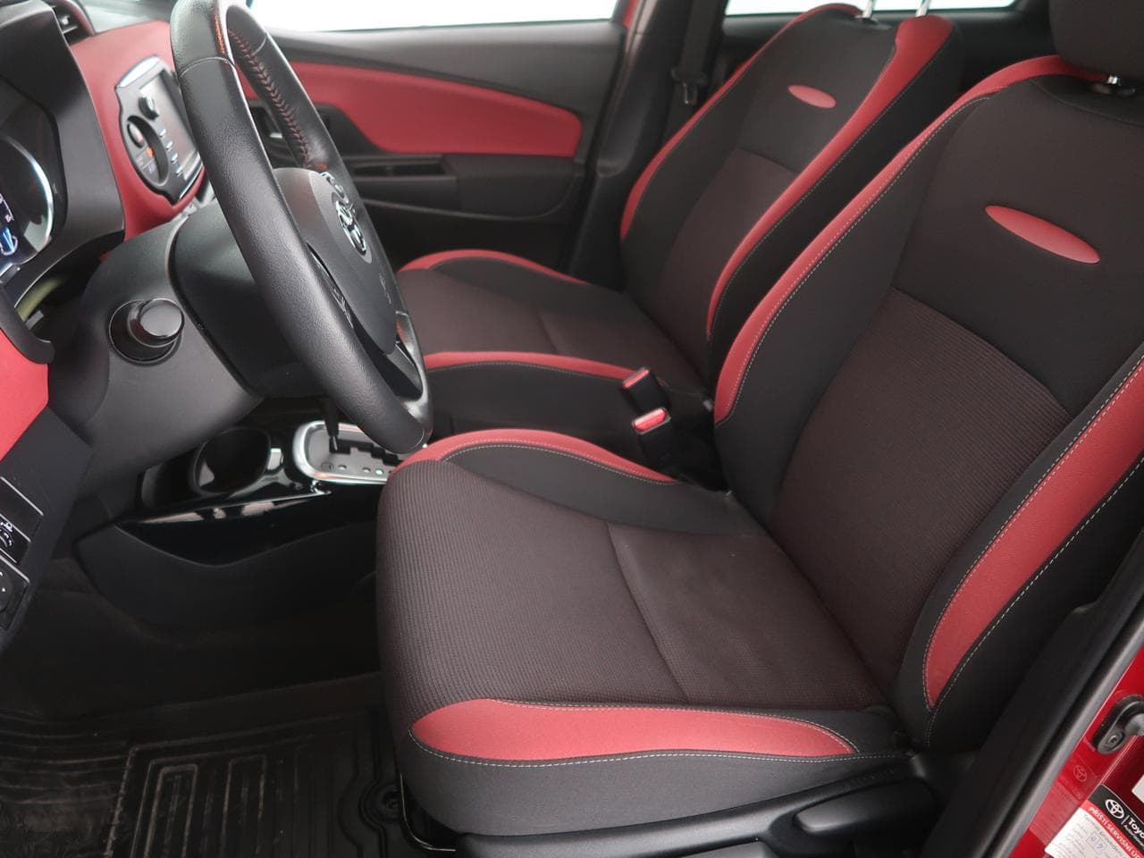 2017 Toyota Yaris - 16