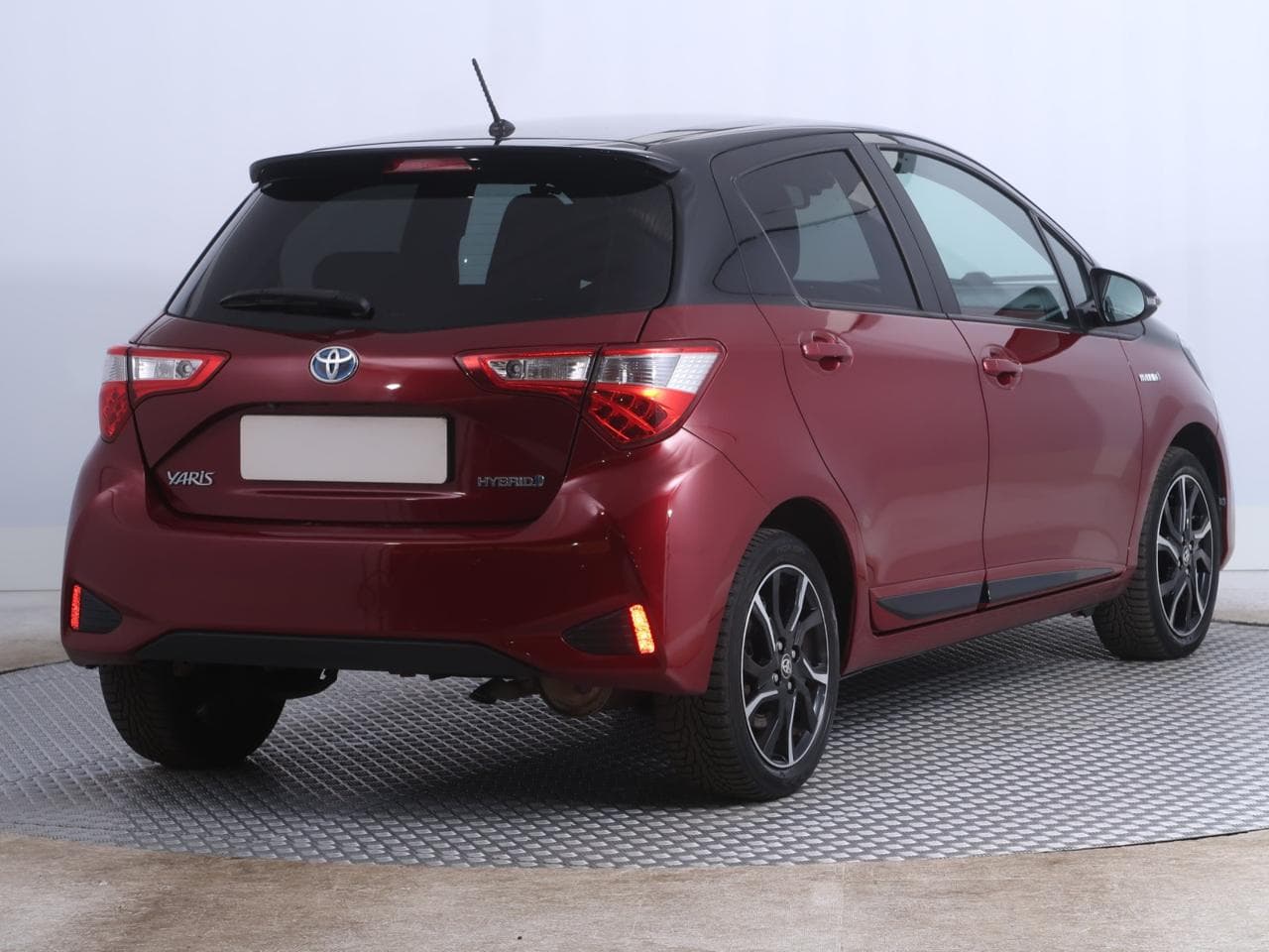 2017 Toyota Yaris - 7