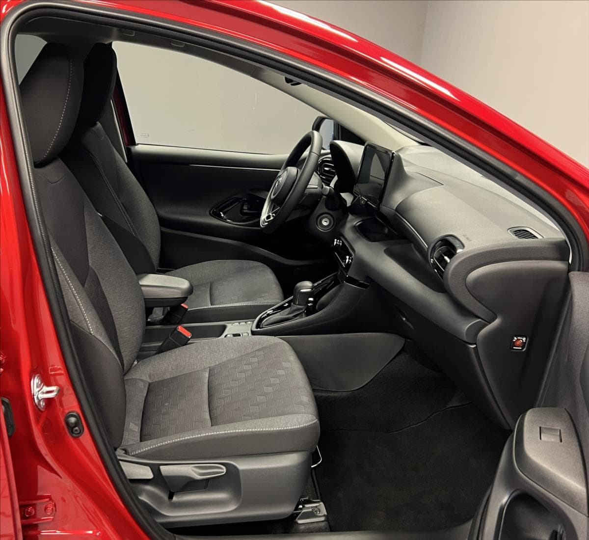 2024 Toyota Yaris - 9