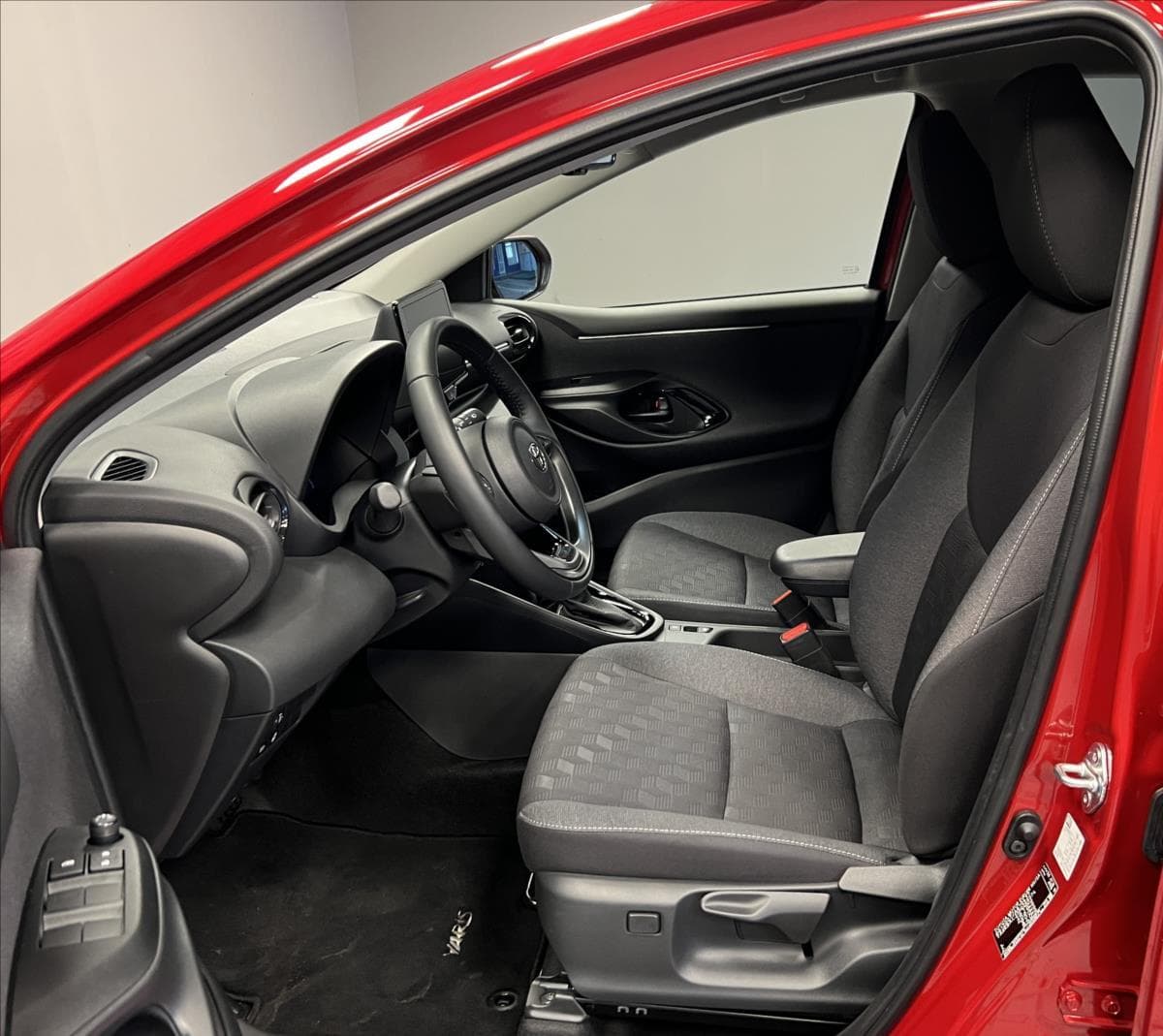 2024 Toyota Yaris - 8